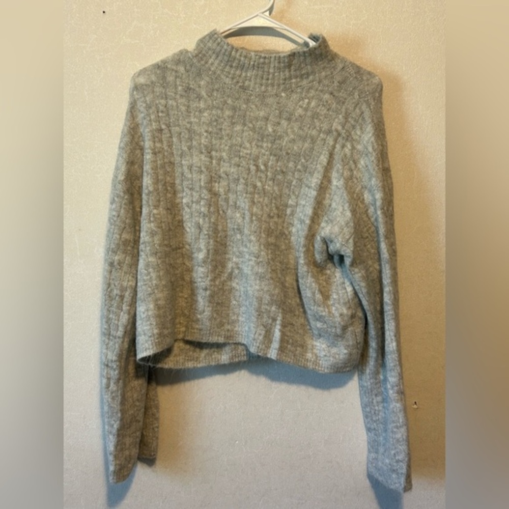 Jessica Simpson | Light Gray Turtleneck Sweater | Size Medium